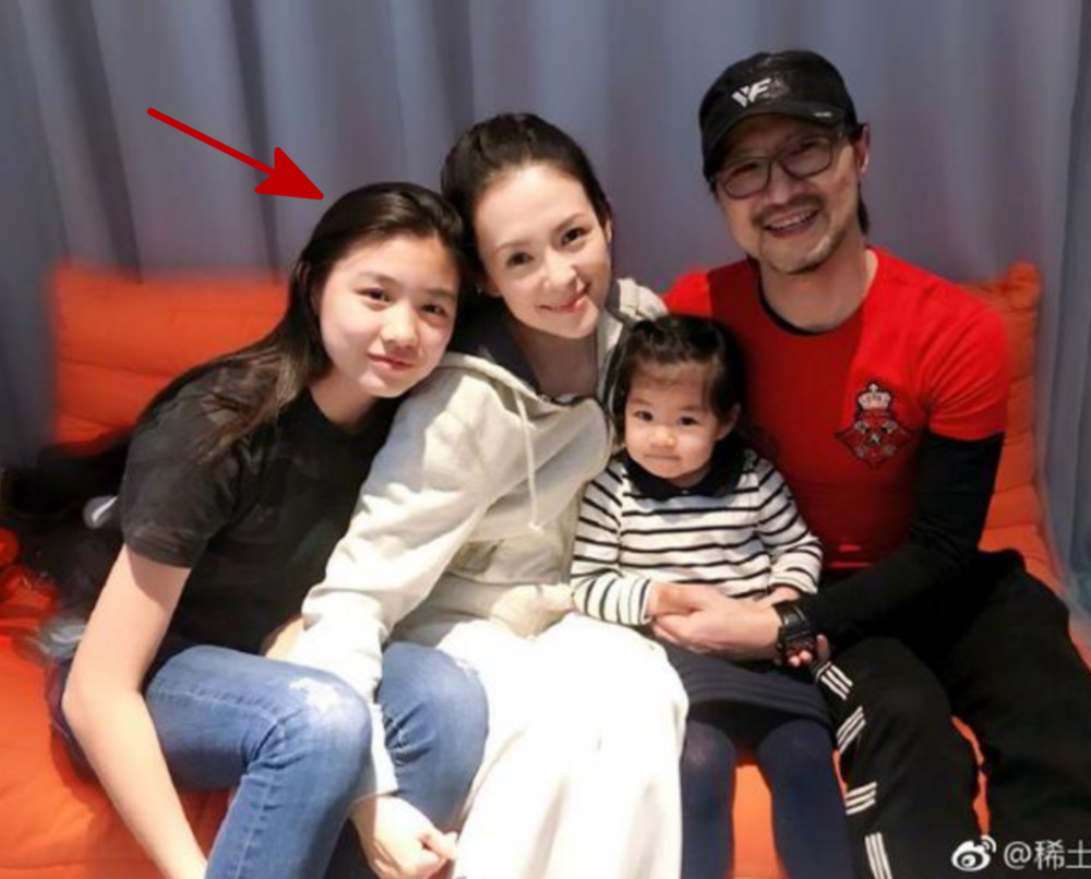 王菲带队,李嫣超豪华闺蜜团刷卡10万买爆款?