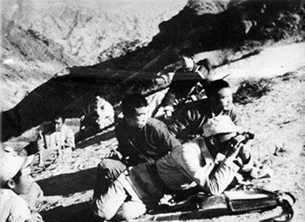 解放军在东北剿匪历史旧照,东北土匪比较强悍,解放军调重兵围剿