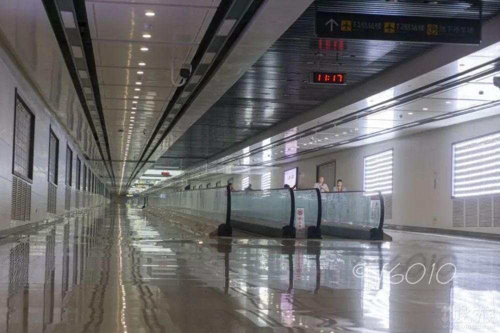龙嘉站与t1,t2航站楼的地下通道,目测基本具备开通条件.