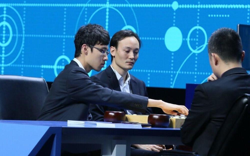 围棋国手连笑回应空姐热搜:一脸懵 网友调侃珍惜这段缘