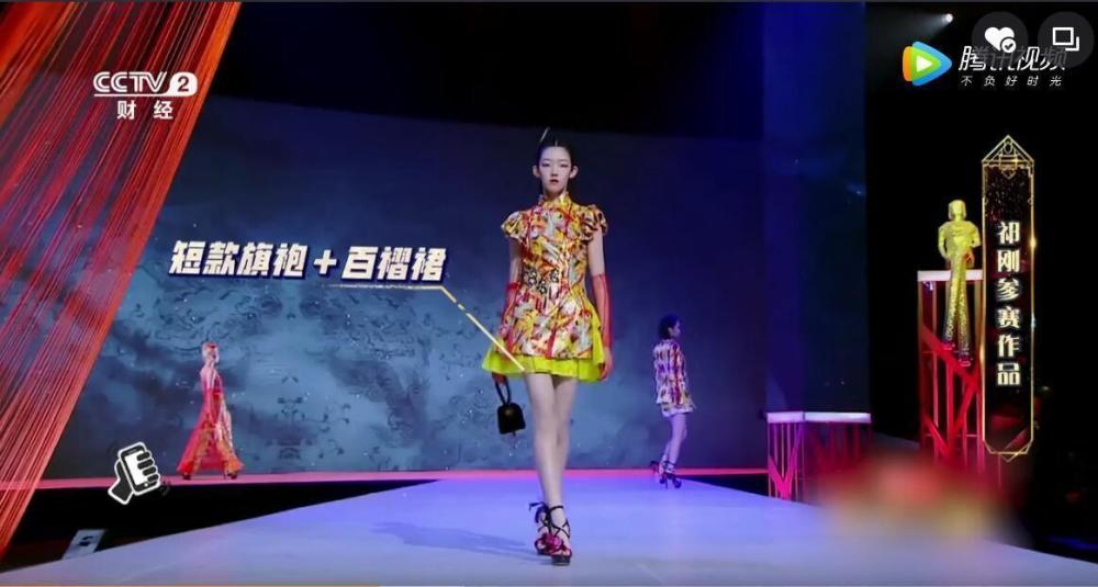 国际时装周十六岁中国女孩张甜 亮眼的东方面孔