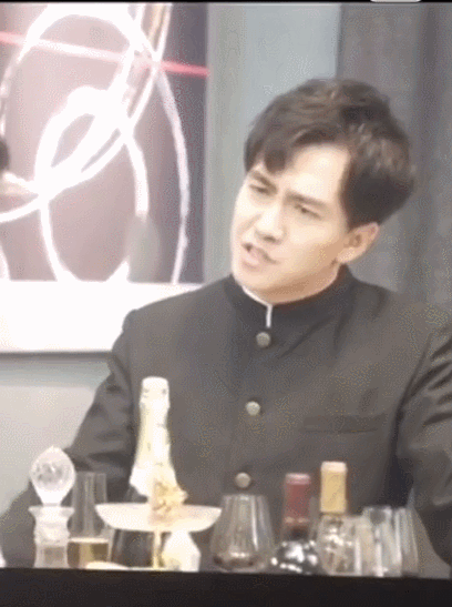 随后更有知情网友现身说法,称翟天临真正恶心的地方是势利眼,在片场骂