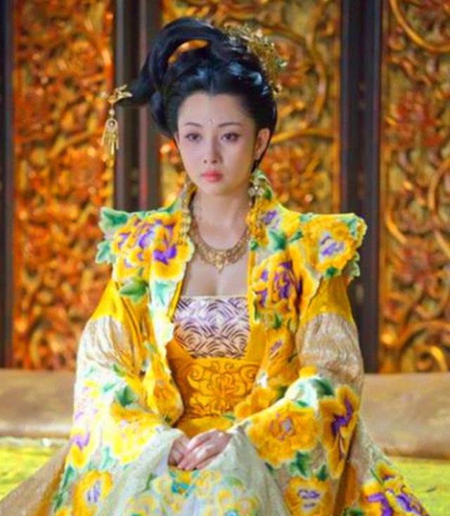 六个版本的皇后:3.殷桃 武则天秘史里面年轻的武媚娘由殷桃扮演