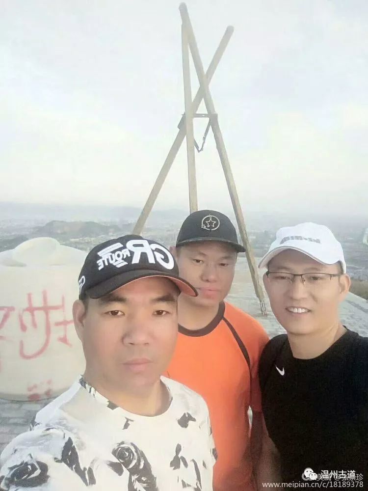 大罗山七尖尖尖通天，连绵而行山色无边