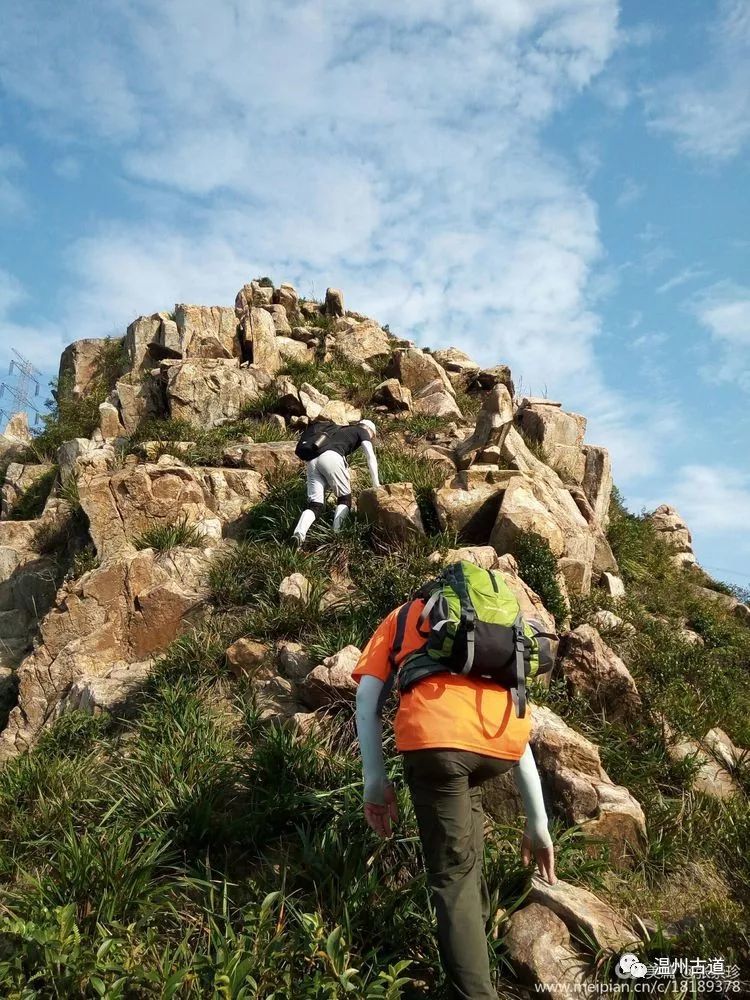大罗山七尖尖尖通天，连绵而行山色无边