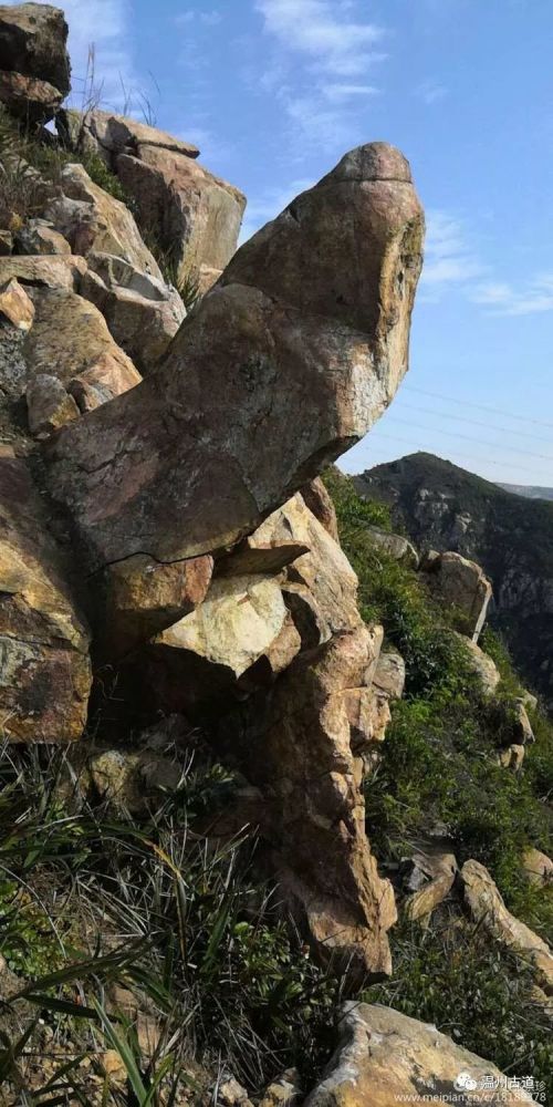 大罗山七尖尖尖通天，连绵而行山色无边