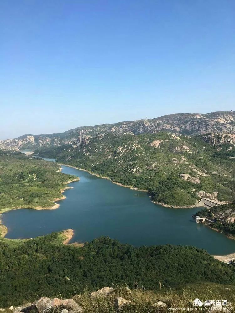 大罗山七尖尖尖通天，连绵而行山色无边