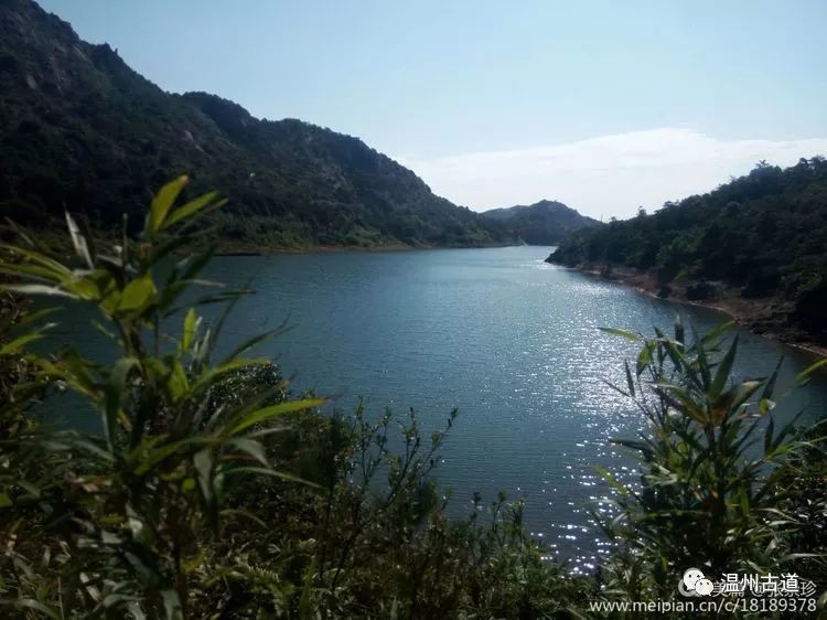 大罗山七尖尖尖通天，连绵而行山色无边