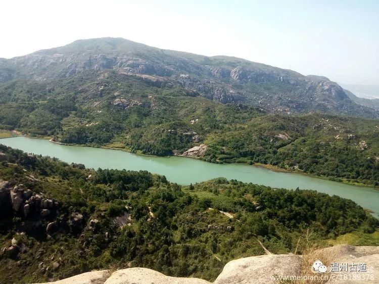 大罗山七尖尖尖通天，连绵而行山色无边