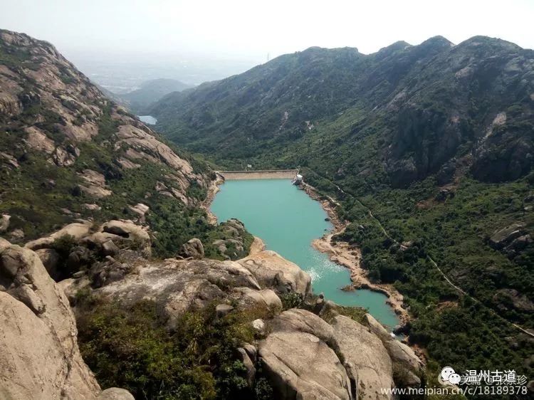 大罗山七尖尖尖通天，连绵而行山色无边