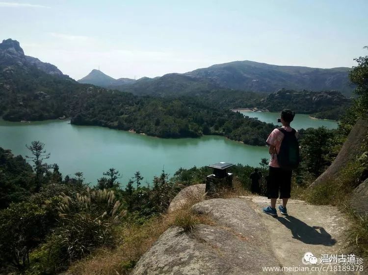 大罗山七尖尖尖通天，连绵而行山色无边