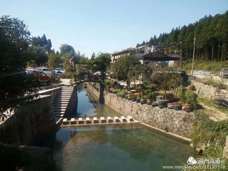 大罗山七尖尖尖通天，连绵而行山色无边