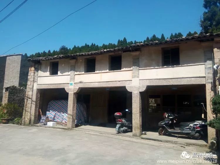 大罗山七尖尖尖通天，连绵而行山色无边