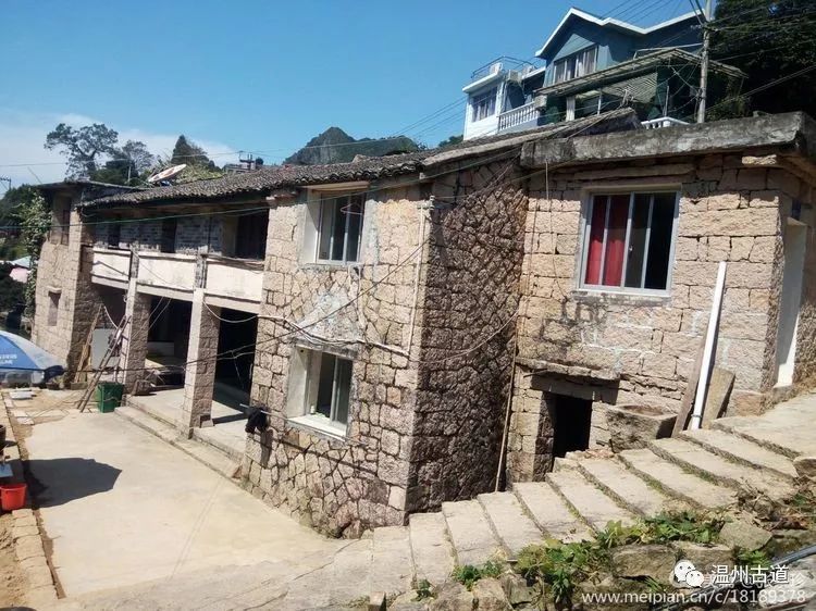 大罗山七尖尖尖通天，连绵而行山色无边