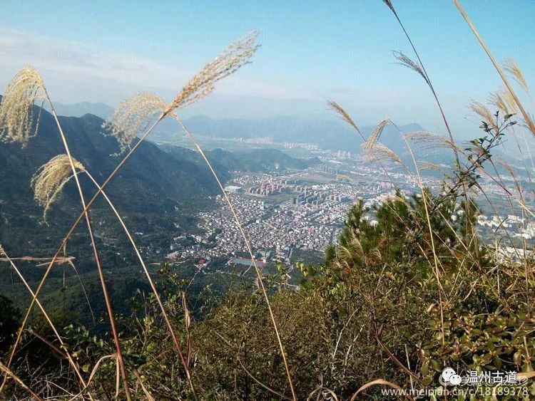 大罗山七尖尖尖通天，连绵而行山色无边