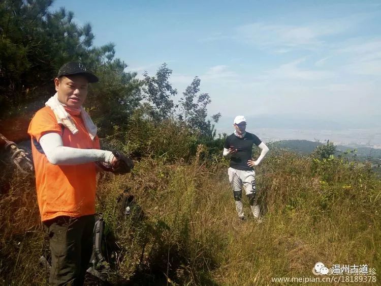 大罗山七尖尖尖通天，连绵而行山色无边
