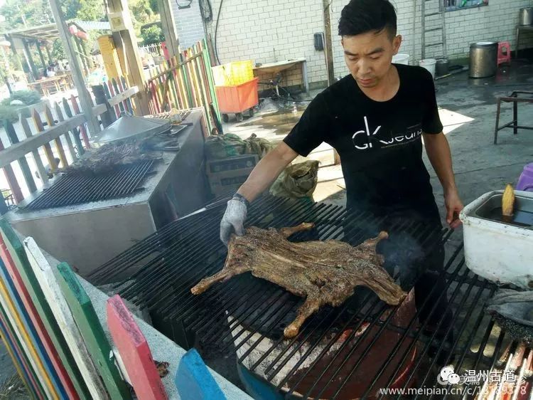 大罗山七尖尖尖通天，连绵而行山色无边