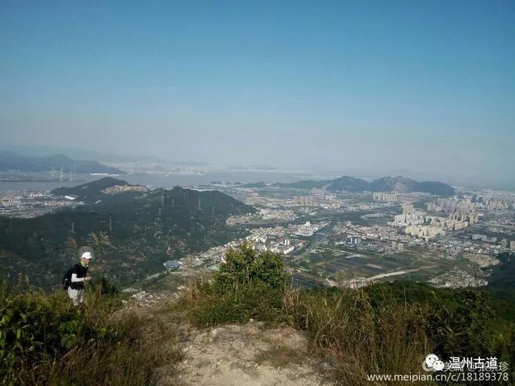 大罗山七尖尖尖通天，连绵而行山色无边