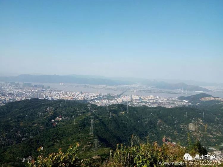 大罗山七尖尖尖通天，连绵而行山色无边