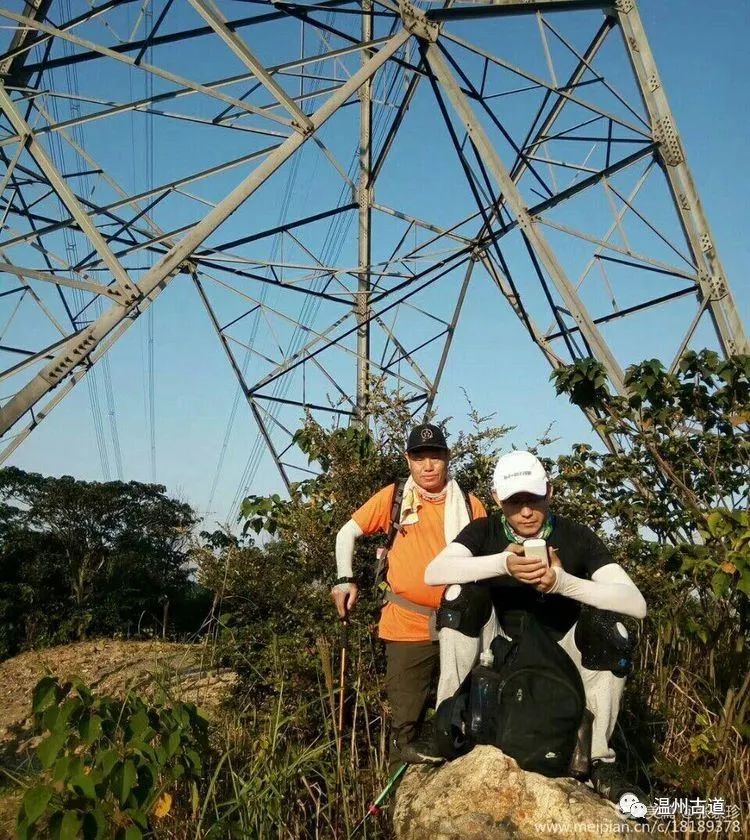 大罗山七尖尖尖通天，连绵而行山色无边