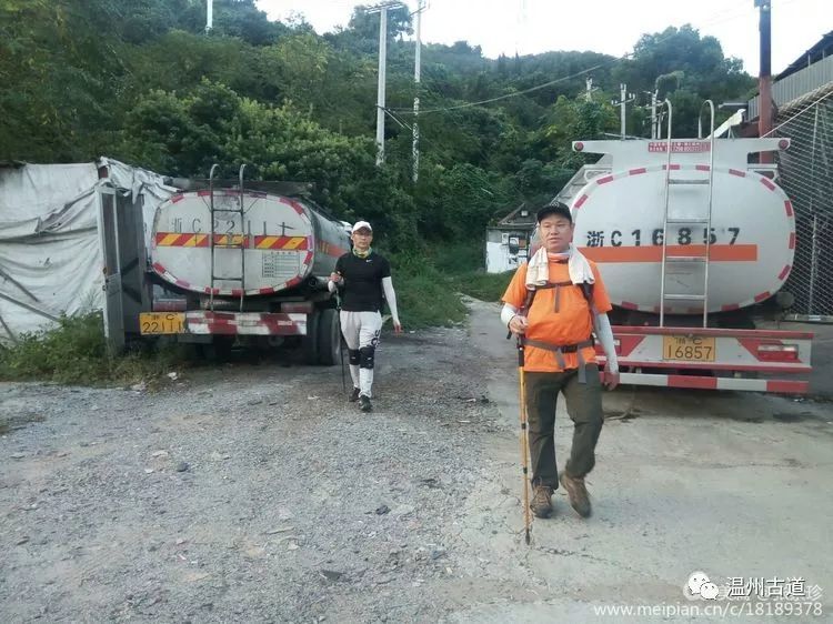 大罗山七尖尖尖通天，连绵而行山色无边