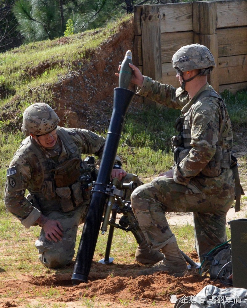 m224式60毫米轻型迫击炮,该炮最大射程3500米,最小射程50米,方向射界