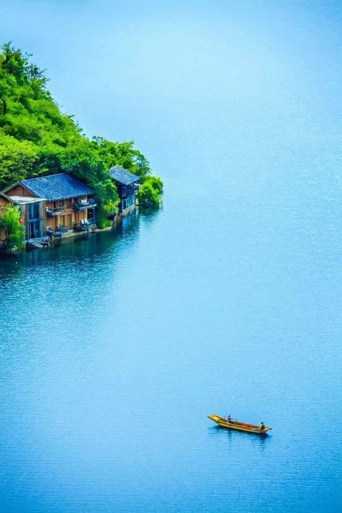 泸沽湖,在这里, 我们能遇见最美的风景