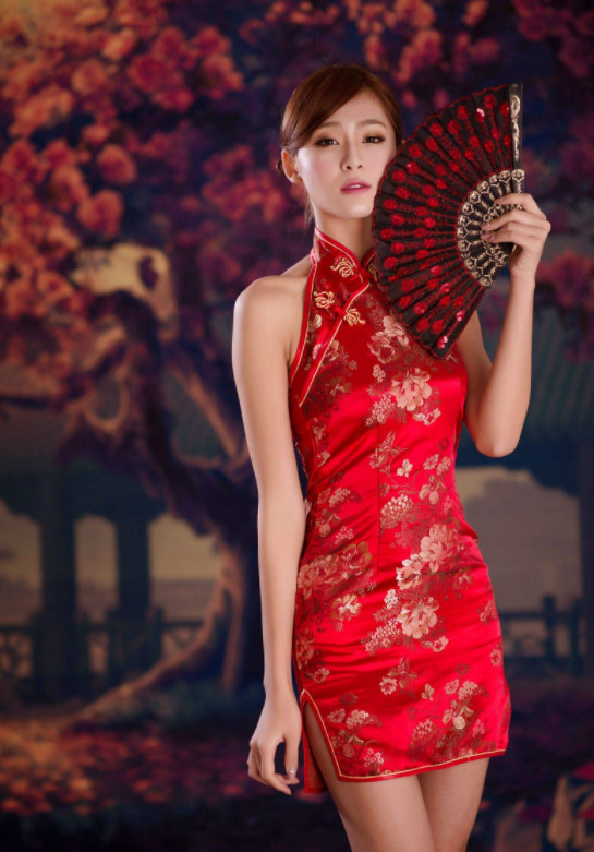 抖音"最美旗袍"火了,网友:姑娘,你穿的旗袍真丑
