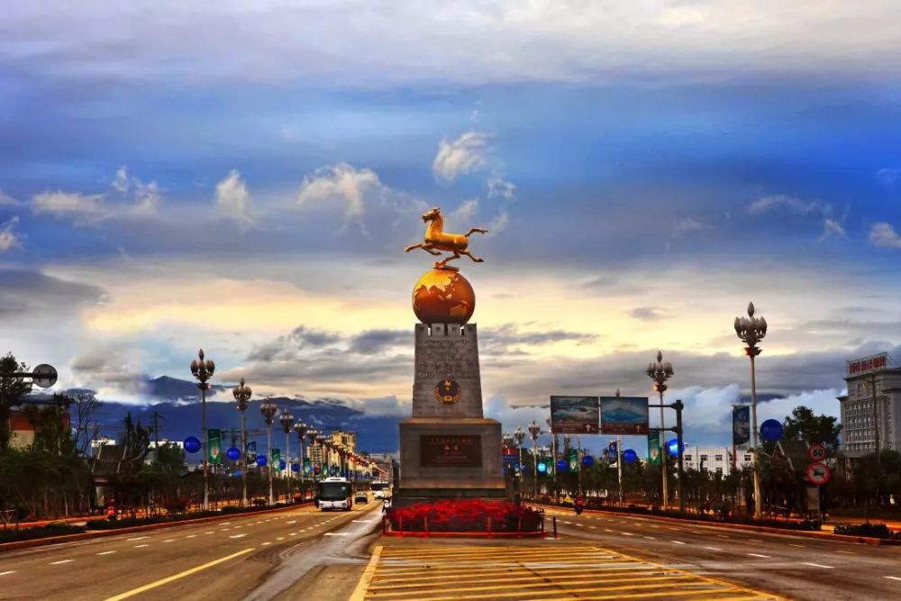 西昌人口经济_西昌邛海图片