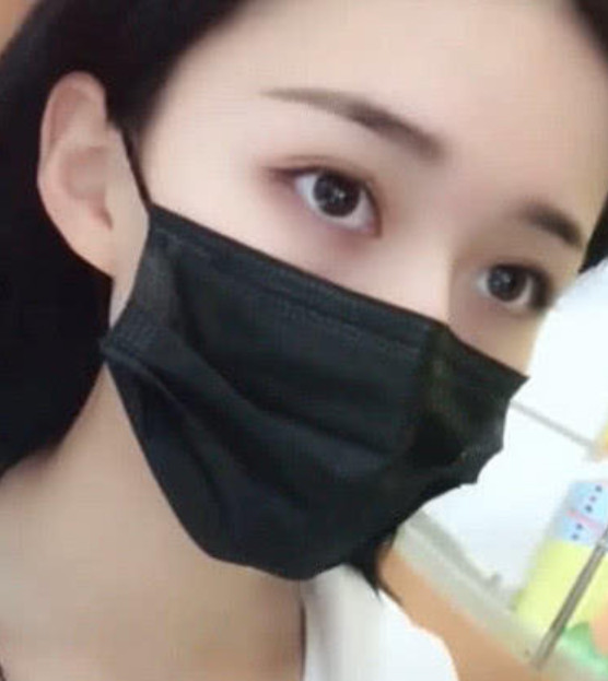 抖音漫画眼小姐姐走红,当她摘下口罩那一刻,网友:关晓彤妹妹?