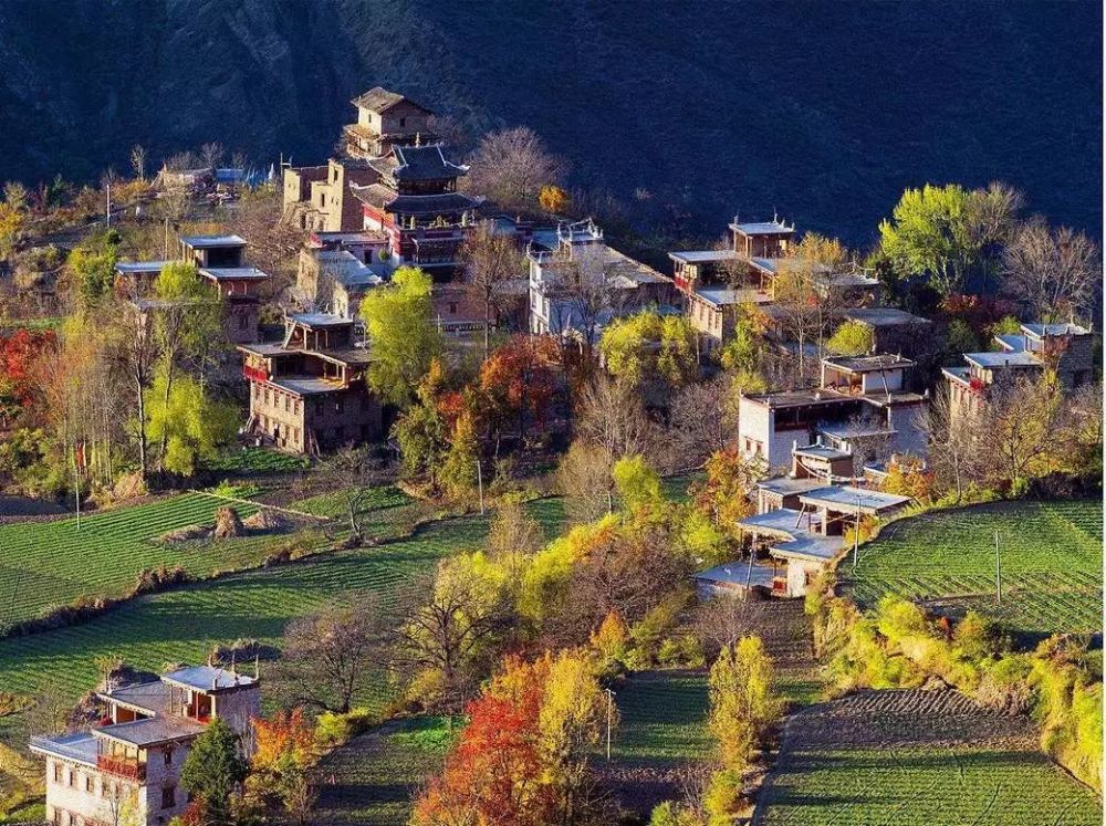 被誉为"中国最美乡村"的丹巴,到底有多美?