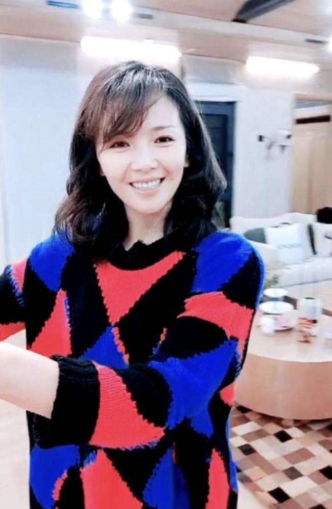 刘涛新节目首发,老板娘架势十足,与丈夫满脸幸福甜蜜