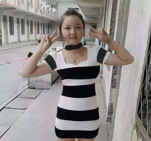 ps搞笑系列我的狗有点太娘气了,麻烦大神把我的狗p的霸气一点