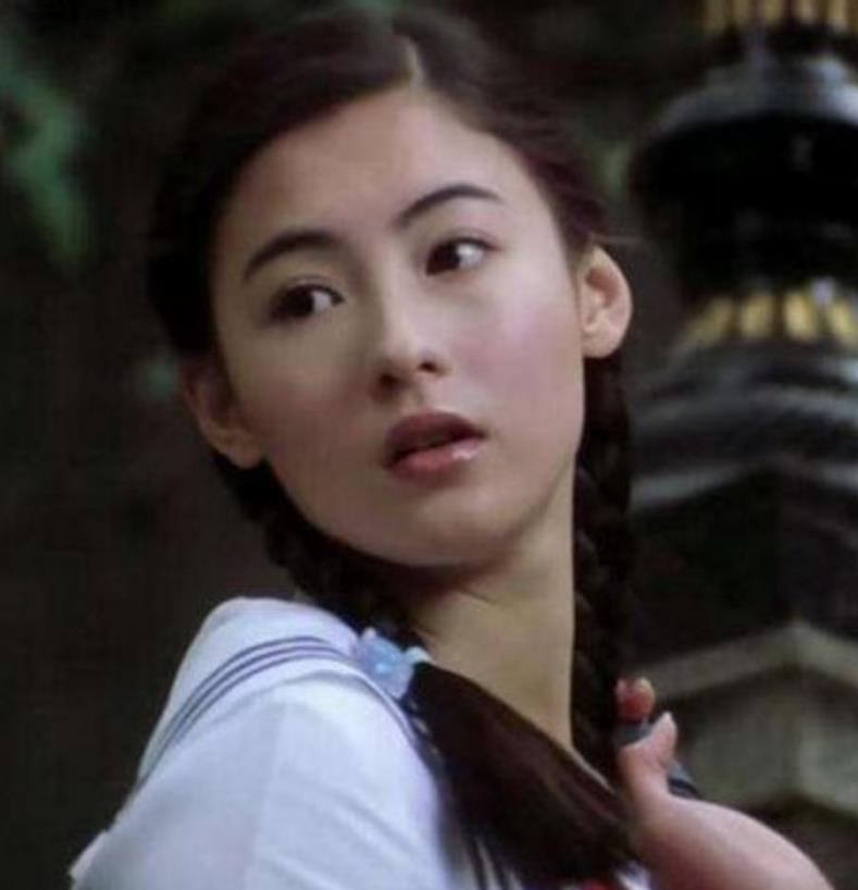 董洁年轻的时有多美?美到神圣不可侵犯,张柏芝在她面前不值一提