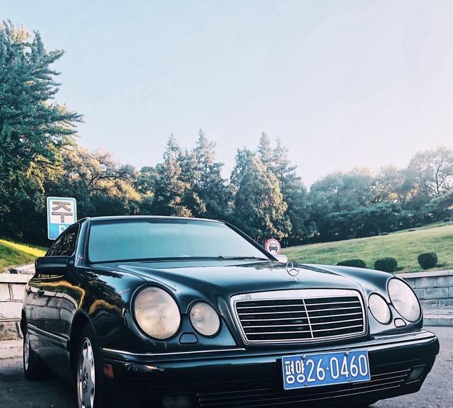 朝鲜视觉:实拍平壤大街上较为常见的汽车!