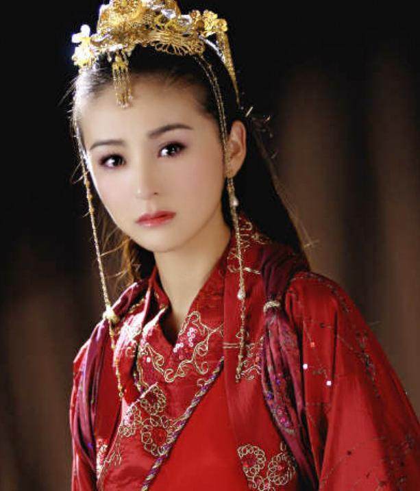 11年的《活佛济公2》中隐藏了这么多美人,一个侍女都这么美!