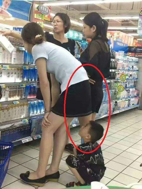 搞笑gif趣图:妹子,睡觉怎么不盖被子啊小心着凉啊