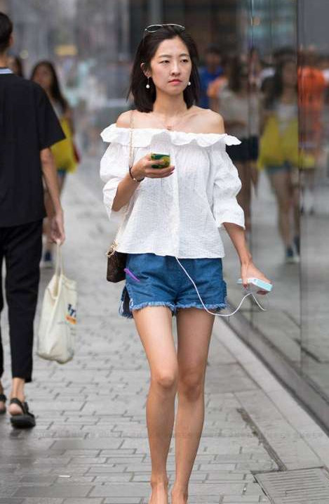 街拍:湖南长沙街头美女,高挑身材才是王道,图6才是男子喜欢的