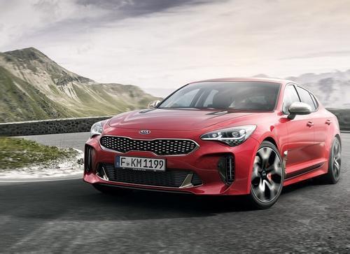 这款韩系轿跑车标罕见像豪车!车主开去相亲成