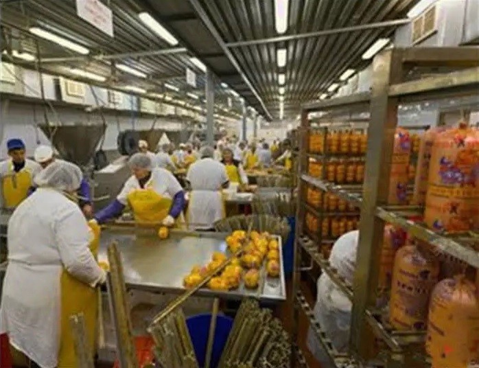 美国最奇葩的加工厂,上班时间不准上厕所,不行