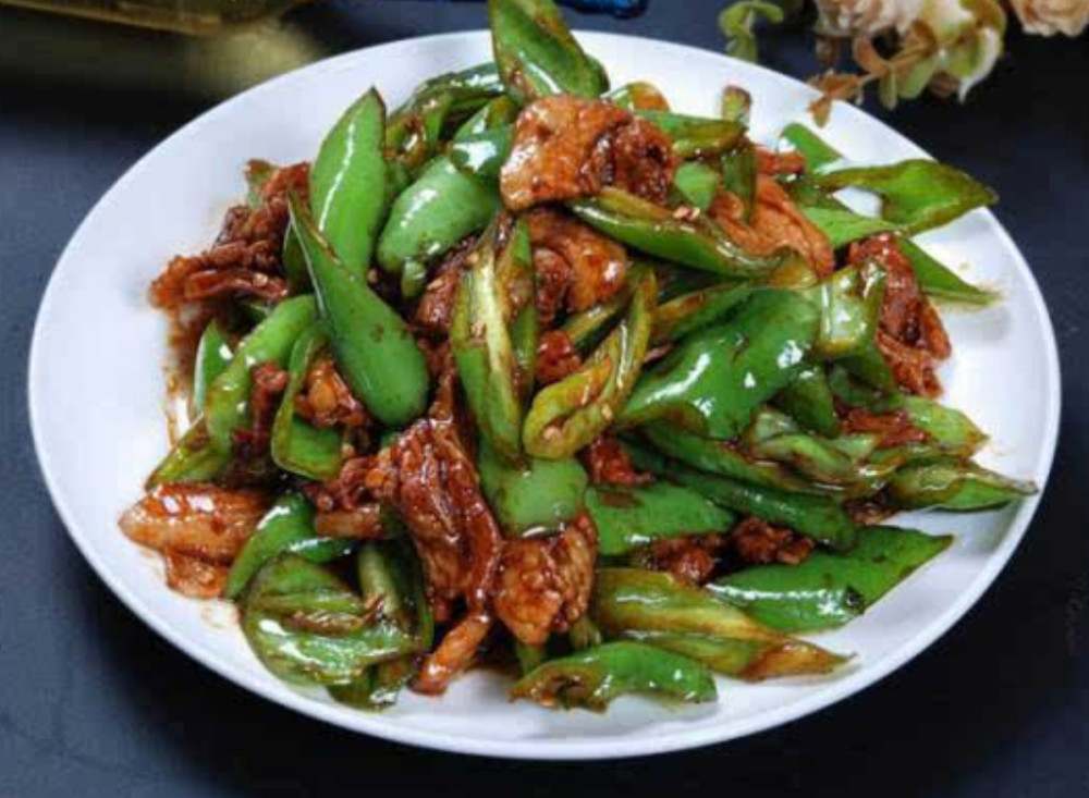 辣椒炒肉是湘菜中一道经典的菜品,也是一道家常菜,做法简单,大人小孩