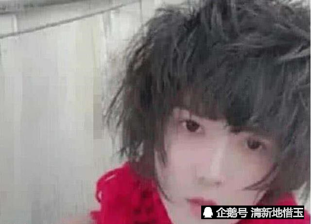 抖音葬爱家族回归,"王子"依然这么非主流,杀马特气质夸不下嘴