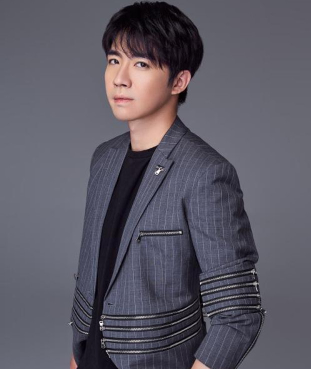 俞灏明,中国男歌手,演员,主持人,出生于广州,2007年参加湖南卫视举办