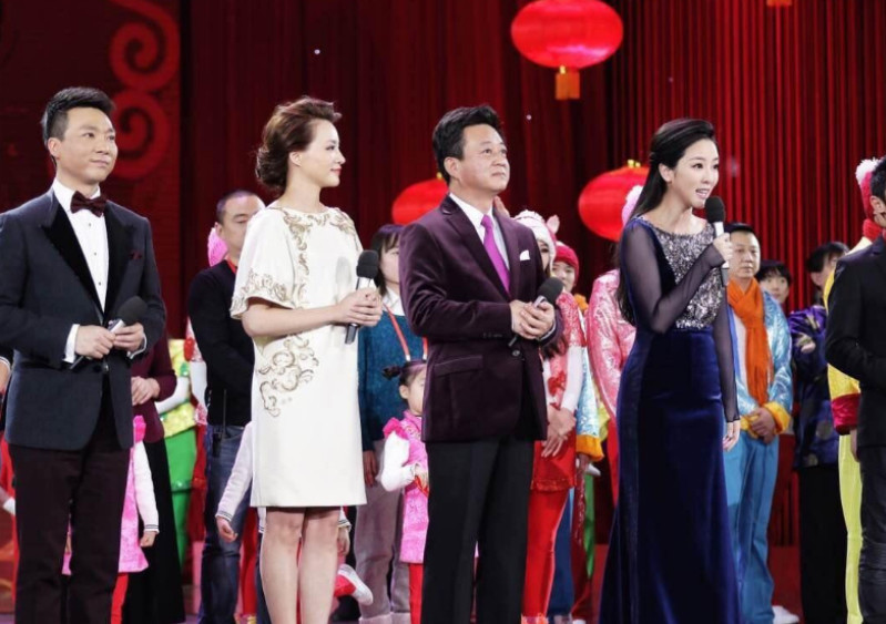 继董卿之后,春晚舞台上又少一位主持人,让许多网友感到惋惜
