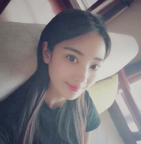 "兵姐姐"霸气炫腹肌,当撩起衣服的那一刻,网友:原来是