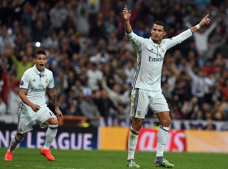 C罗轰电梯球拒庆祝 J罗与莫拉塔相拥