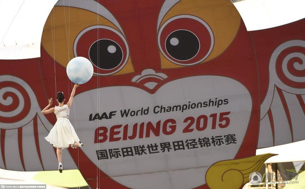 田径世锦赛开幕式 女孩独舞惊艳全场_学生时代