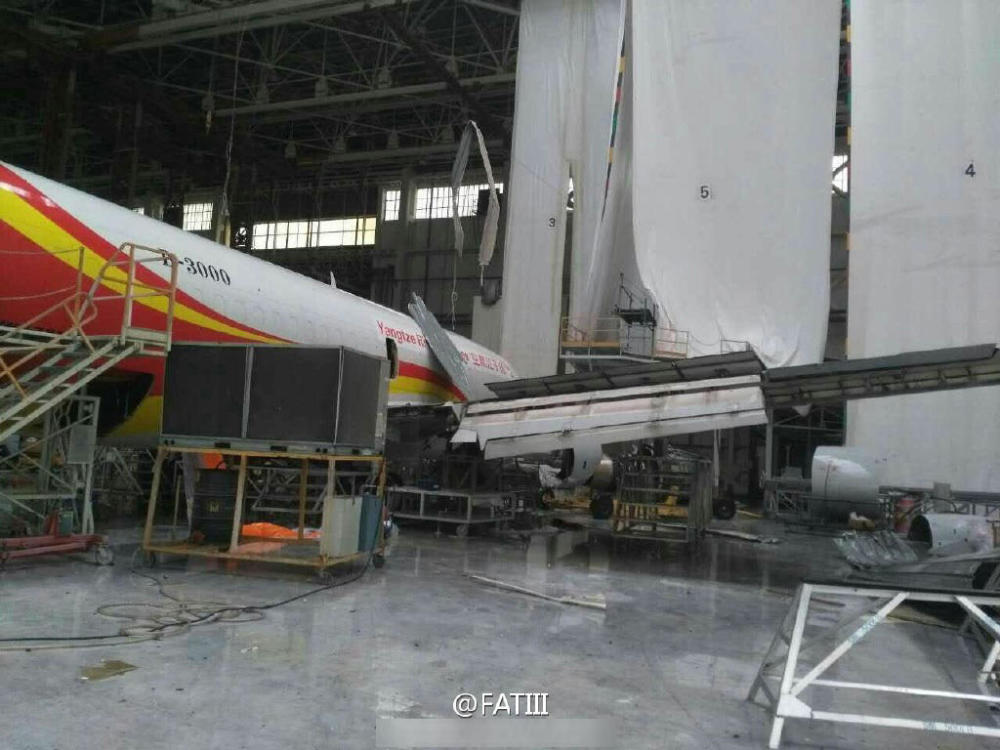 台风威力有多大?在厦门把飞机吹跑了