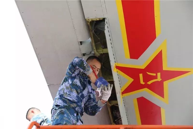 官宣!我是海军航空机务兵