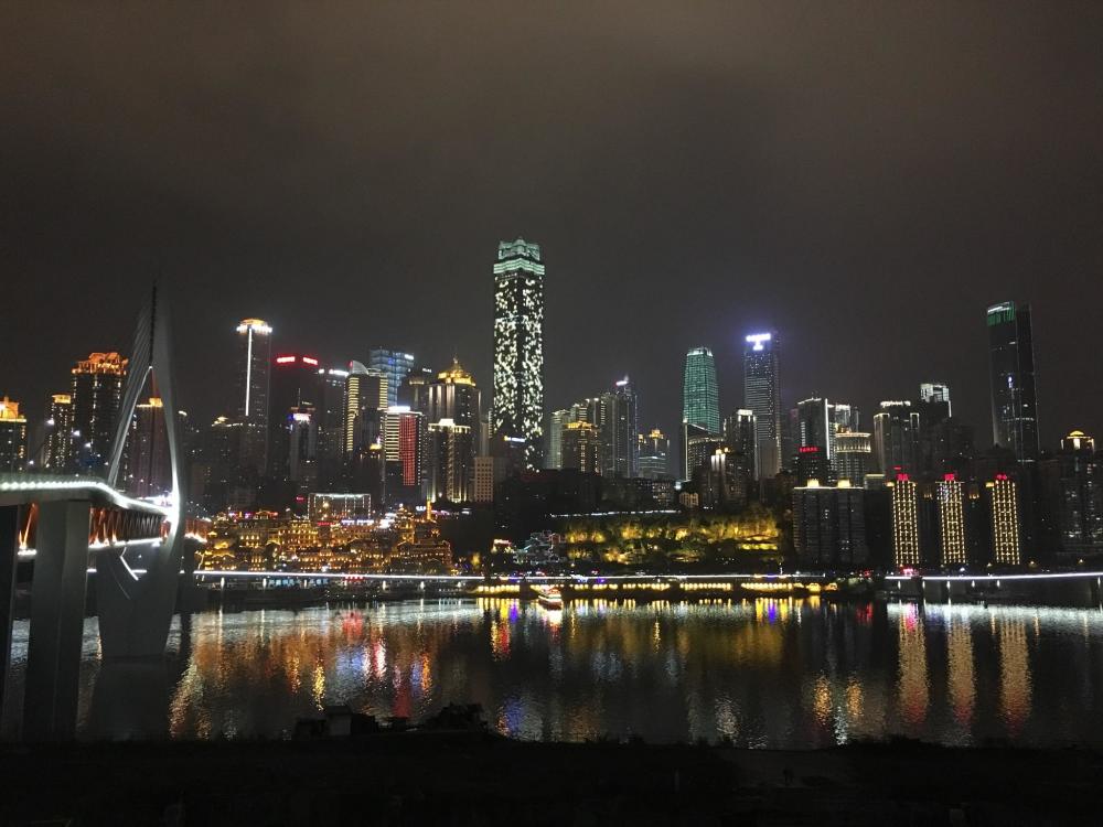 我国唯一可以挑战北上广的城市,gdp全国第五,夜景刷爆抖音